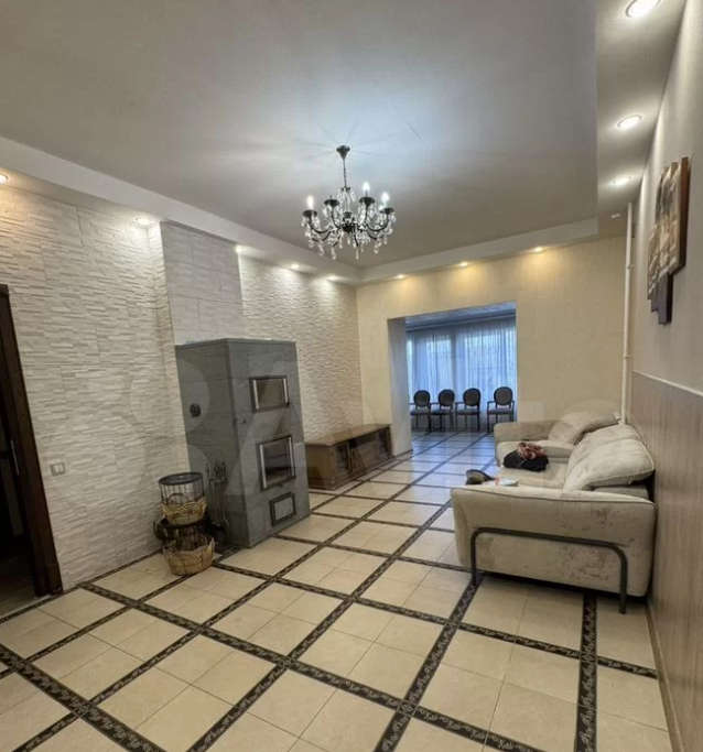    Коттедж в Петрозаводске продают под гостиницу за 50 млн рублей Авито