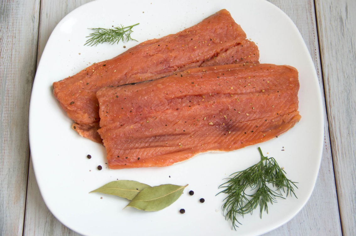 Филе горбуши. Картинка для большей эстетики позаимстована из свободных источников.