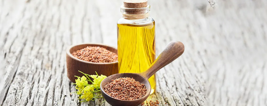 Масло рыжика. Хранить его желательно в темной и стеклянной таре.