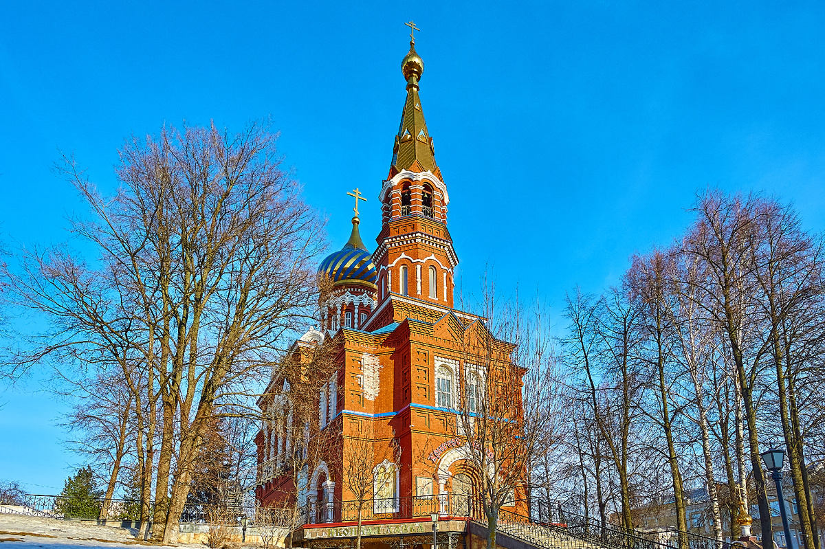 Храм Казанской иконы Божьей матери в городе Ижевск. Фото автора © Ю.А. Карачев 2025 год, Сайты: ykarachev.ru Фото и Жизнь. приобрести фото можно на https://lori.ru/Karachev