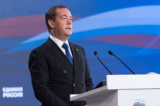    Медведев предупредил об ответе в случае провокаций со стороны Киева в День Победы