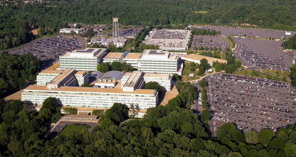 Ленгли-осиное гнездо ЦРУ