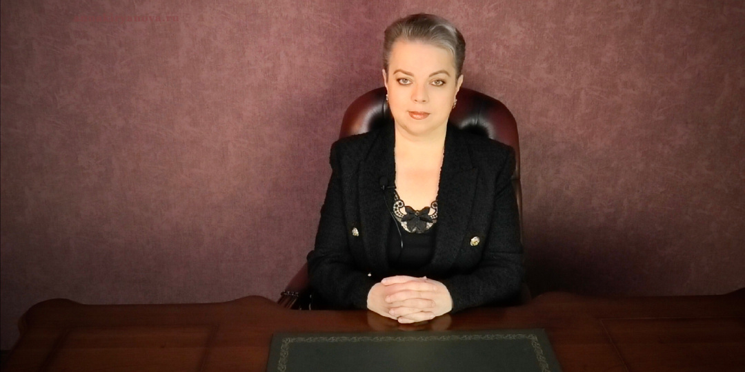 Не стоит прятаться от гостей в шкафу и грызть сухарик