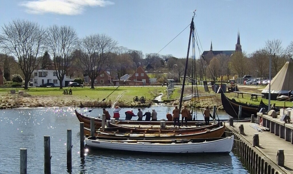 Поднятие мачты по технологиям викингов