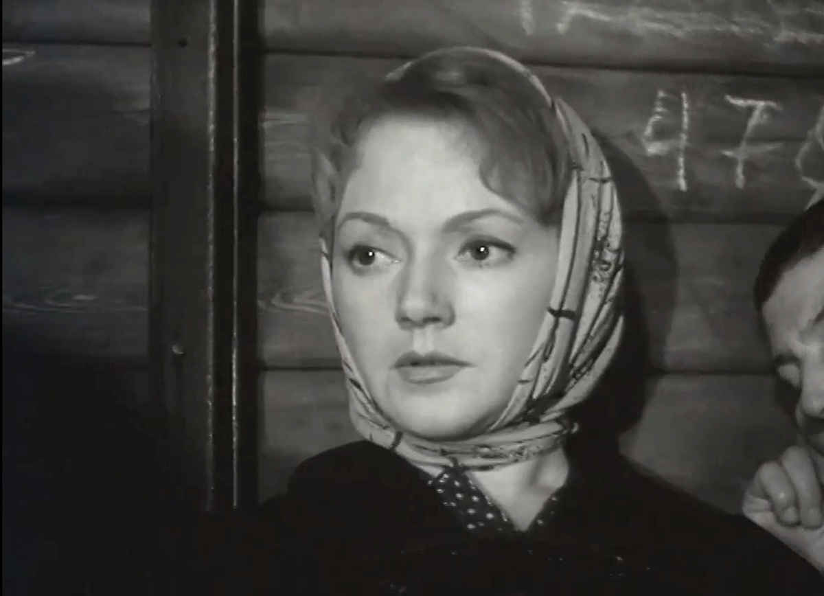 Кадр из кинофильма "Вызываем огонь на себя", 1964 г., режиссер Сергей Колосов, сценаристы Сергей Колосов, Овидий Горчаков, Януш Пшимановский, композитор Альфред Шнитке (скриншот)