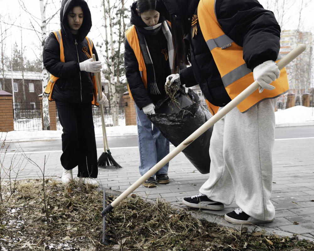   К Всероссийскому субботнику присоединились жители Сургутского района