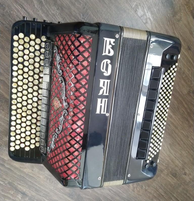 БОЯН – многотембровый готововыборный цельнопланочный баян