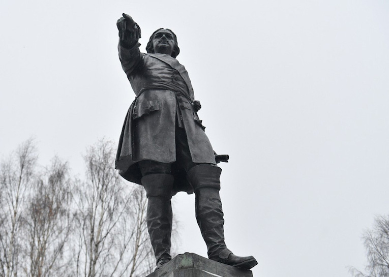 Памятник Петру Первому в Петрозаводске. Столица Карелии достойна имени Петра Великого?