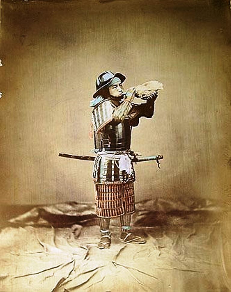 Кайяку — «служители раковины»