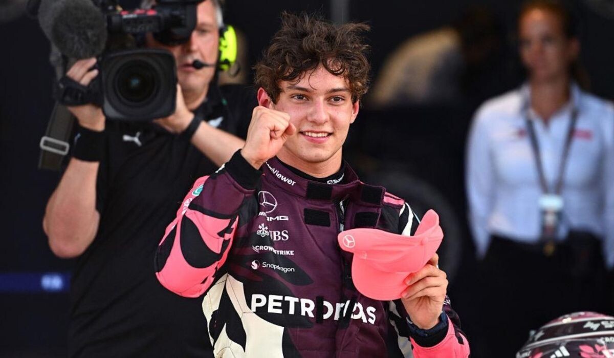     Андреа Кими Антонелли. Источник: Getty Images Автор фото: Rudy Carezzevoli