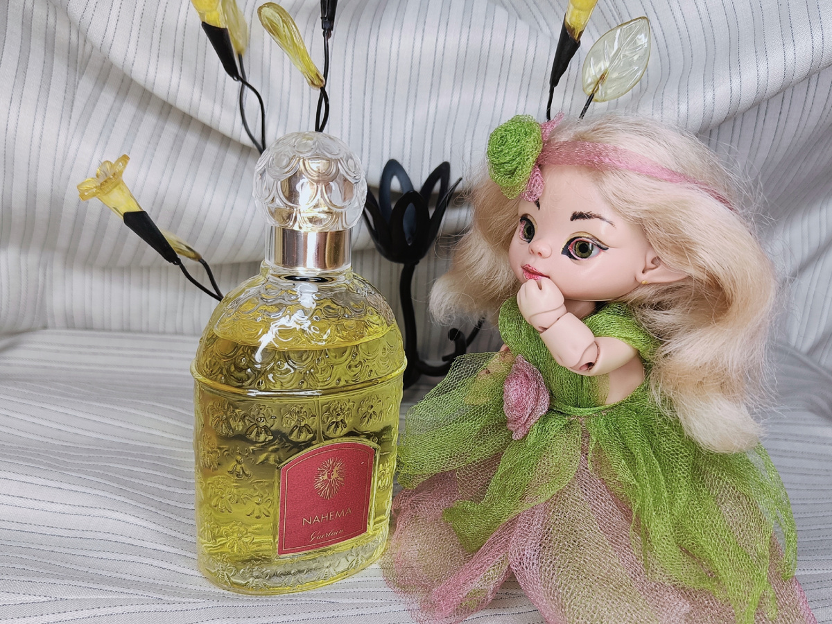 Аж 100 мл Nahema Guerlain? Ну все, переходим на хлеб и воду...