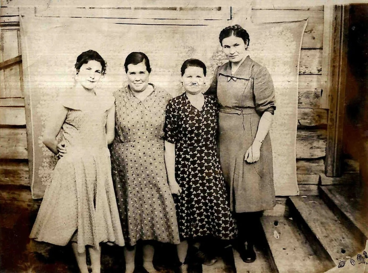 Женщины семьи Ольхиных, 50-е годы