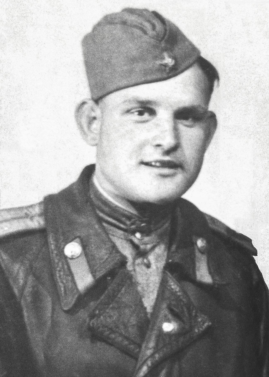 Иван Леонов