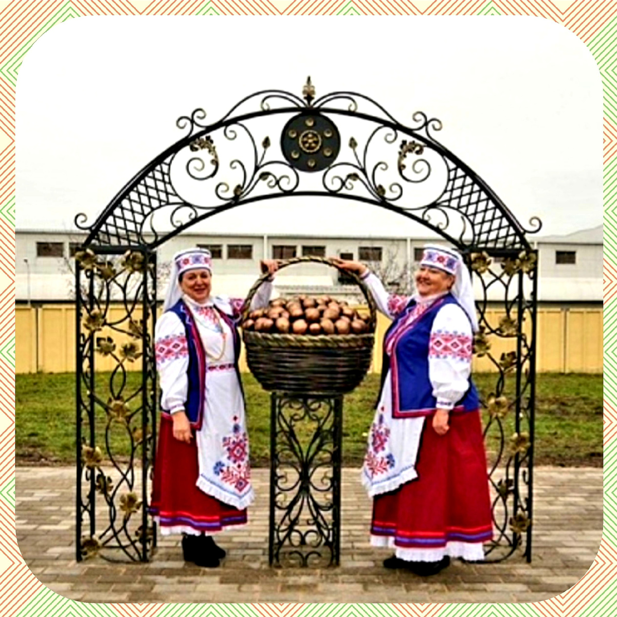 Памятник картошке в Беларуси (из открытых источников в интернете)