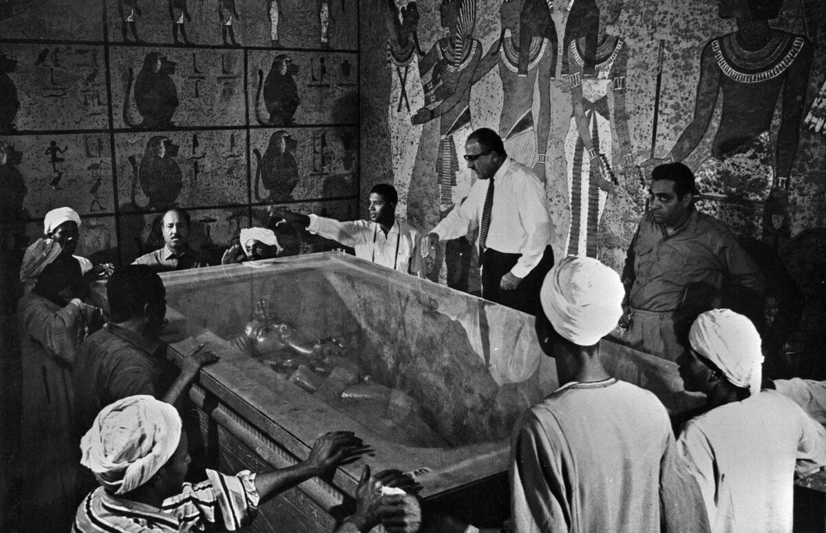 5 июля 1881 г. была открыта уникальная древнеегипетская гробница с захоронениями фараонов.