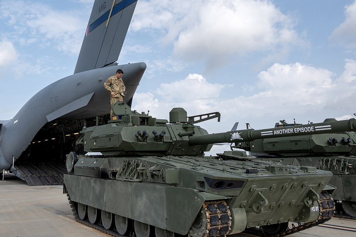 M10 во время загрузки в C-17