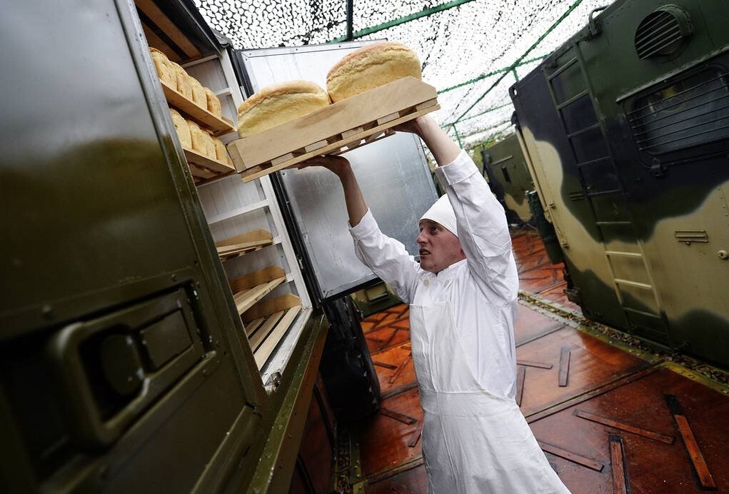 Армейский хлебозавод...