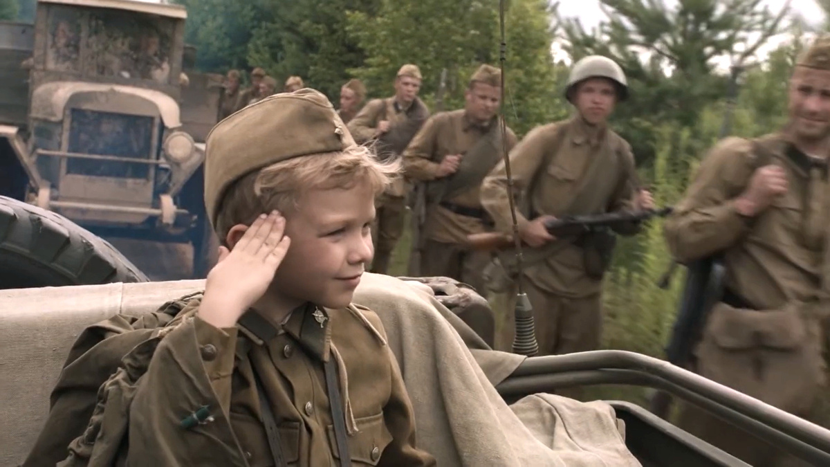 Кадр из кинофильма "Солдатик", 2018 г., режиссер Виктория Фанасютина, сценаристы Виктория Фанасютина, Наталья Журавлева, композитор Максим Кошеваров (скриншот)