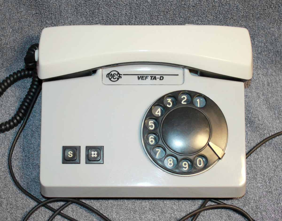 Телефонный аппарат VEF "ТА-D". Фото: https://rw6ase.narod.ru/