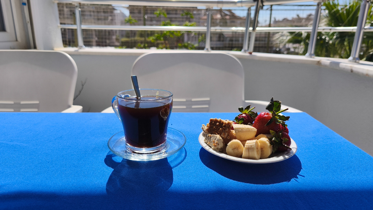 Завтрак на балконе 