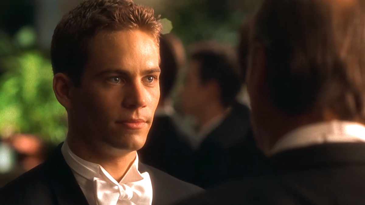 Кадр из кинофильма "Черепа", 2000 г., режиссер Роб Коэн, сценарист Джон Пог, композиторы Рэнди Эделмэн, Эммануил Кириякоу, Дэниэл Ленц (скриншот)