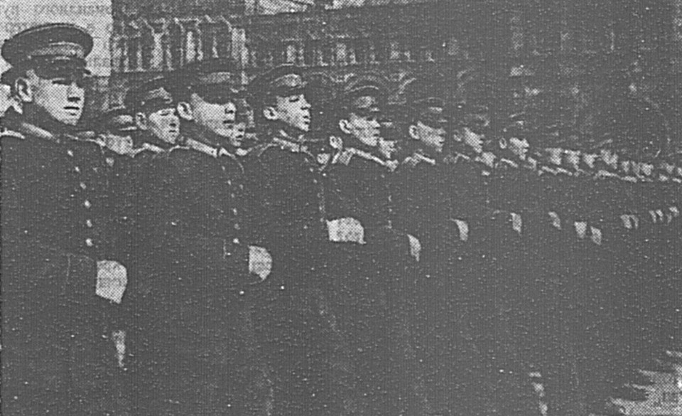    Начальник Генштаба Красной Армии Антонов выступил на Красной площади "КП" Архив