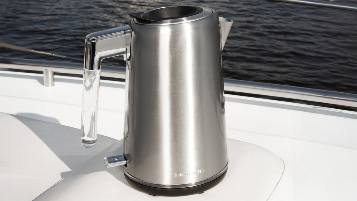 Пока вы готовите завтрак из творога, Polaris PWK 1746CA кипятит воду — без суеты, с настроением, в вашем ритме