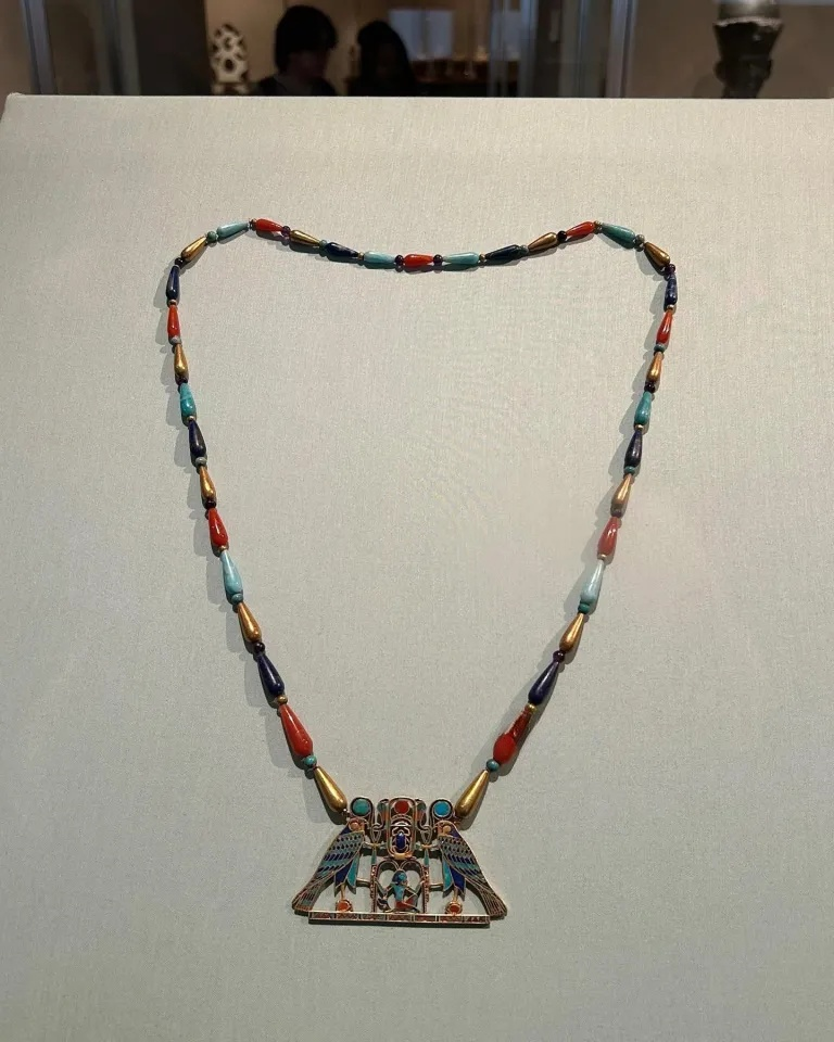 Ожерелье принцессы Ситхаторюнет