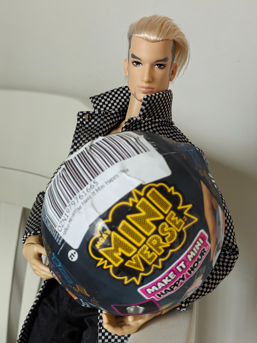 Адонис и шар Miniverse Make It Mini Happy Hour