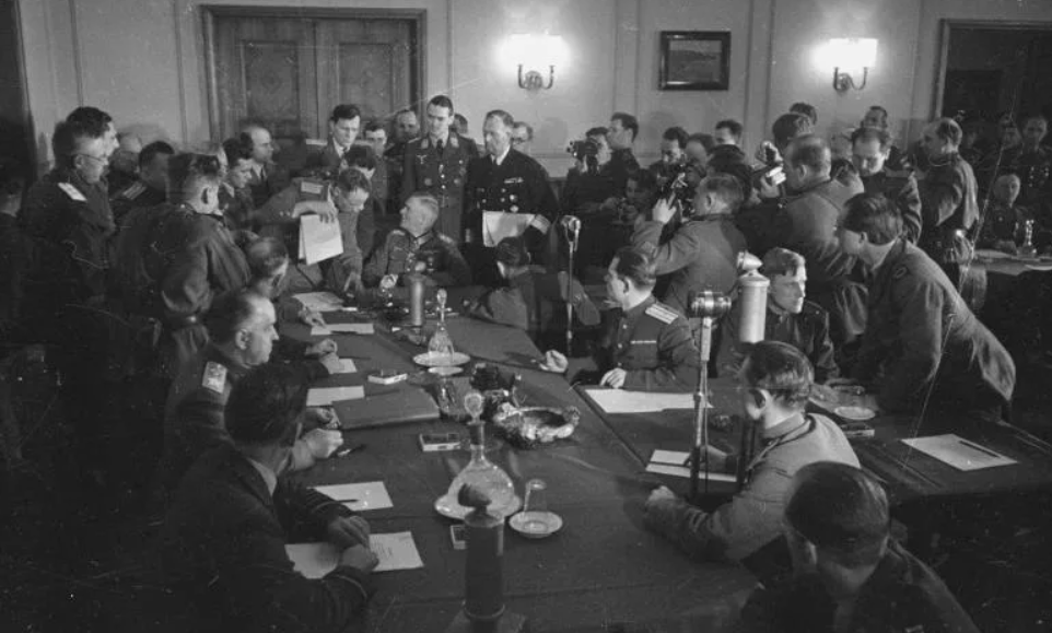 Подписание акта о Капитуляции 8 мая 1945 года
