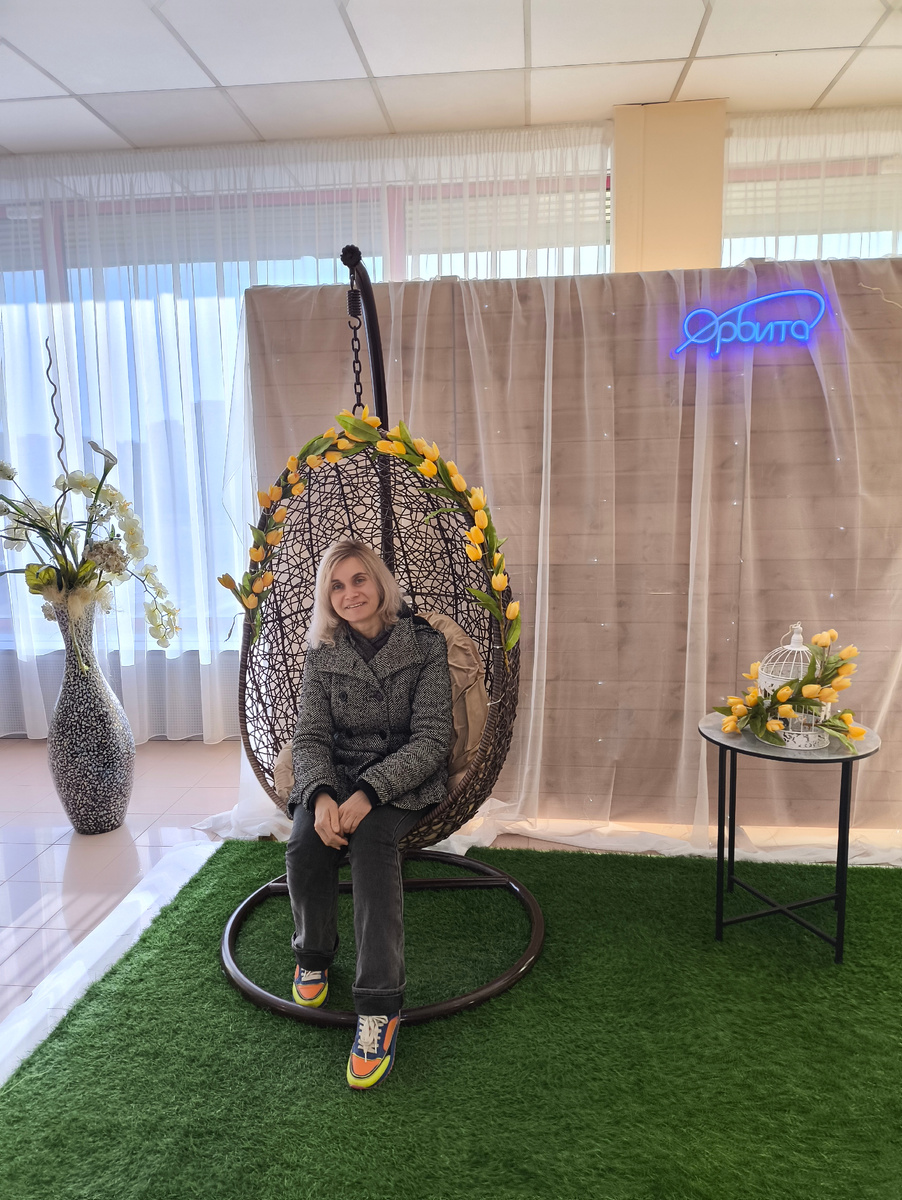 Фото автора. Холл гостиницы « Орбита ». Минск.