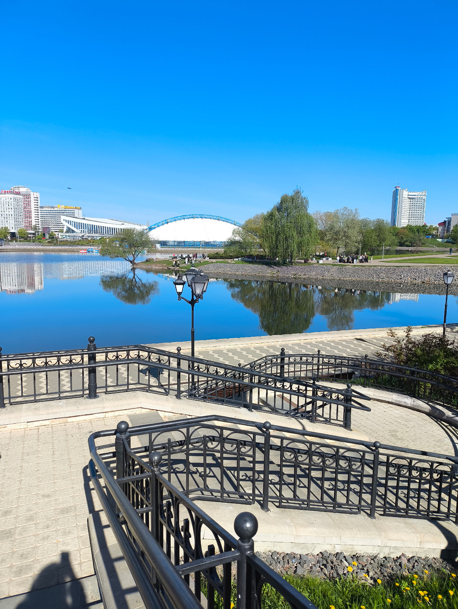 Фото автора. Минск. Остров памяти.