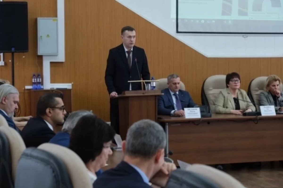    Мэр Бердска Новосибирской области съехал по пожарному шесту