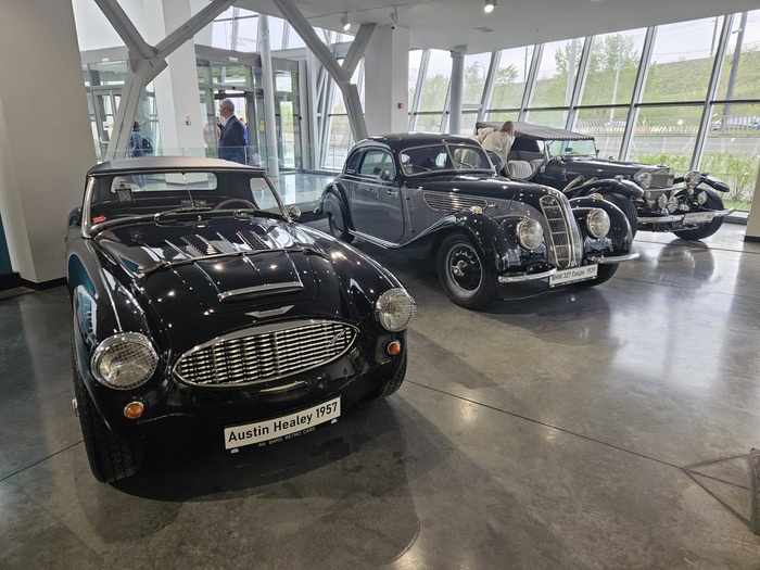 Листайте вправо, чтобы увидеть больше изображений