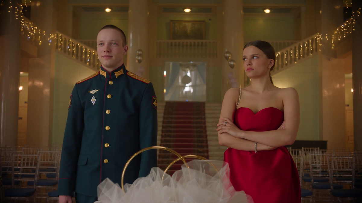 История про укрощение строптивой мажорки, заключившей фиктивный брак с танкистом, внезапно пришлась по душе российскому зрителю. 