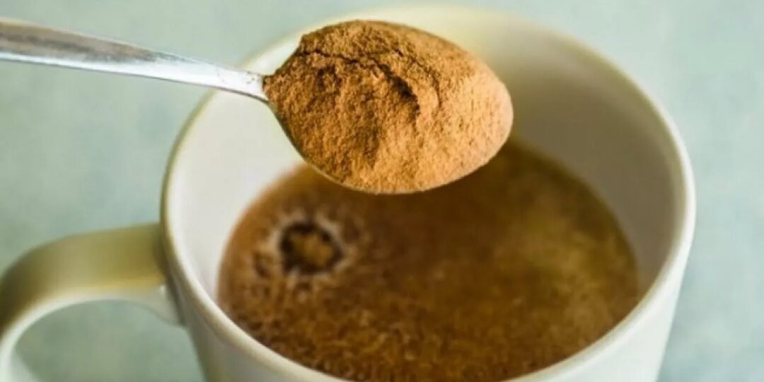 Заменил утренний кофе на нехитрую смесь. Жир уходит, энергия прёт — результат с третьего дня