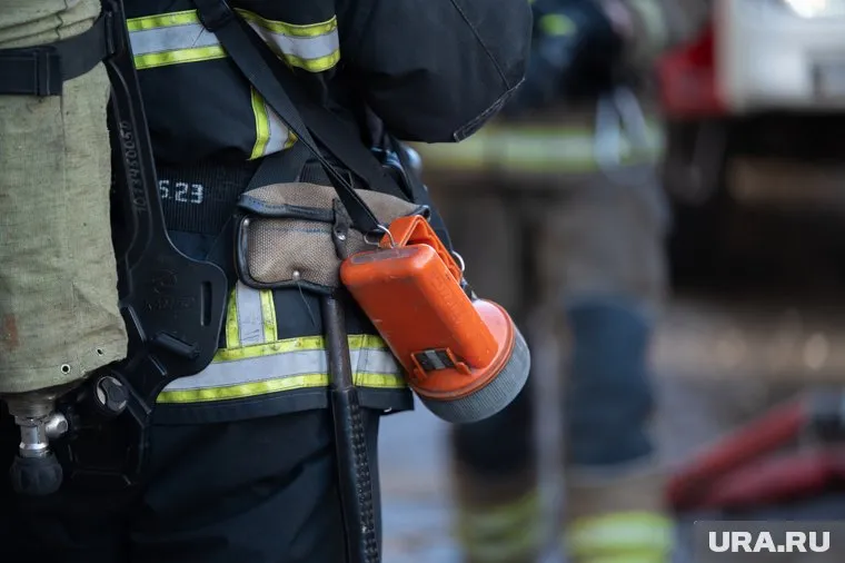 Пожар произошел на третьем этаже жилого дома
Фото: Руслан Яроцкий © URA.RU