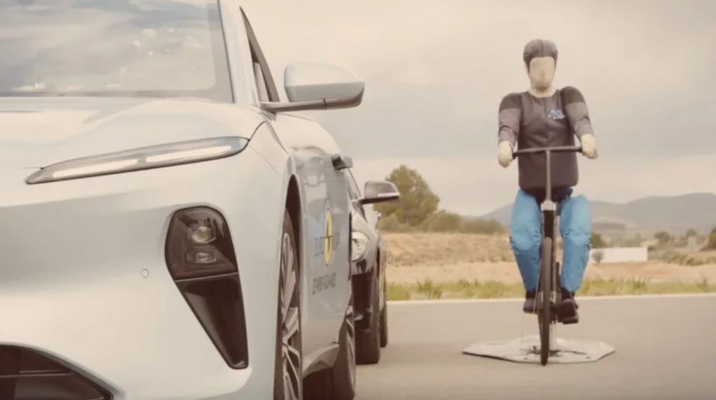 С точки зрения уязвимых участников дорожного движения, автомобили SUV-сегмента оказываются более опасными, нежели легковые авто других классов.