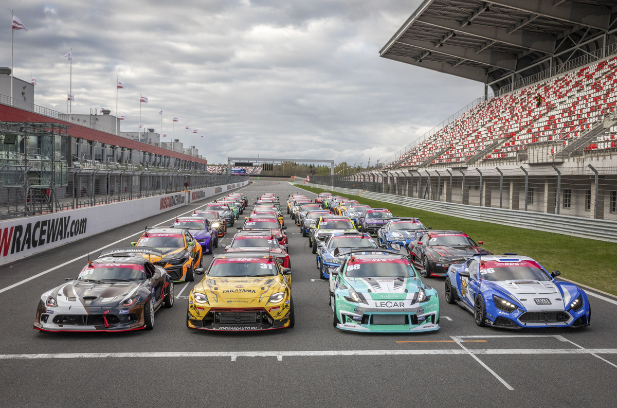    Ожидается, что сезон Гран-При Российской Дрифт Серии 2025 станет одним из самых интересных. По обновленным правилам каждая команда может заявить на этап сразу четырех пилотов вместо трех в прошлом году, плюс теперь участвовать в чемпионате могут спортсмены, подтвердившие свое мастерство в рамках других международных соревнований.   
Светлана Парфенова