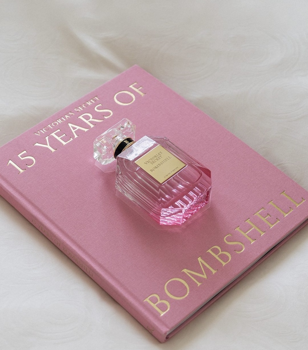 Bombshell, новый дизайн флакона в честь 15-ти летия