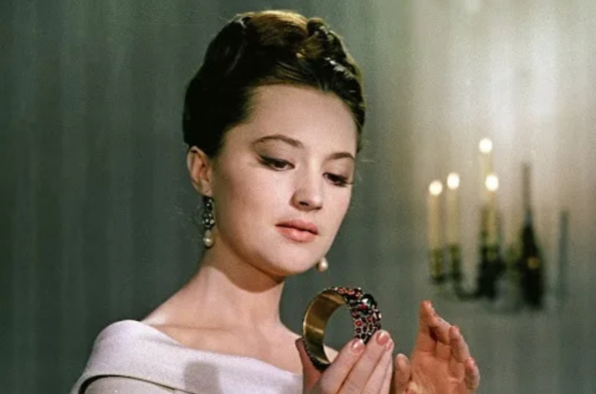 Кадр из фильма «Гранатовый браслет», 1964г