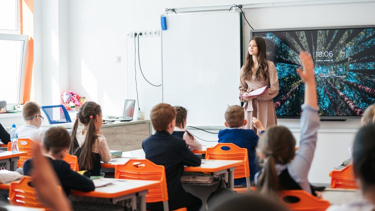    Югорские учителя активно помогают макеевским коллегам в переходе на российские стандарты