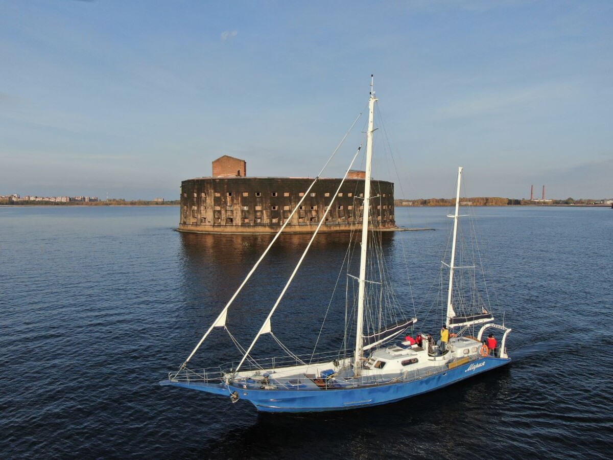 Яхта Мария.