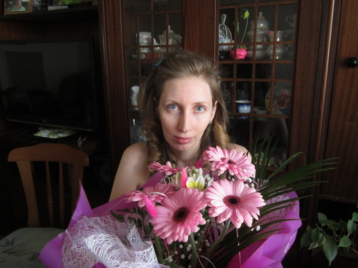 Первый день рождения в кругу родных, в этой, совсем другой жизни. 