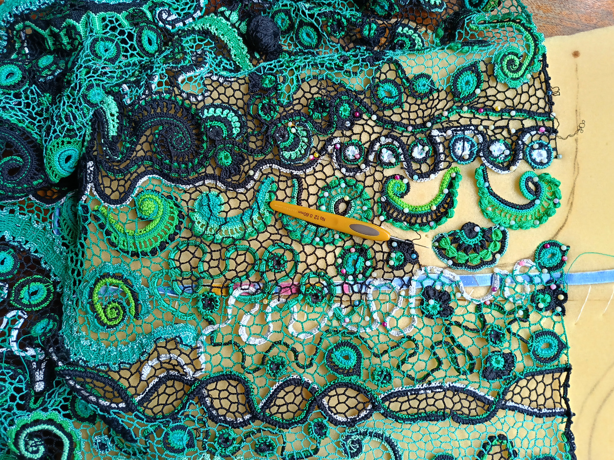 Сегодня довяжу один бочок