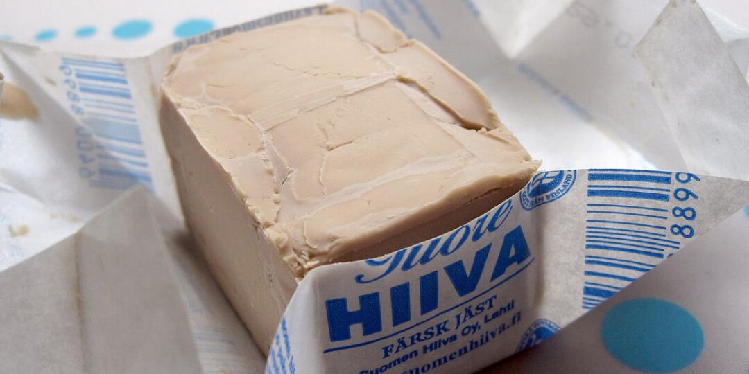 Как приготовить дрожжевую подкормку, чтобы растения росли в два раза быстрее
