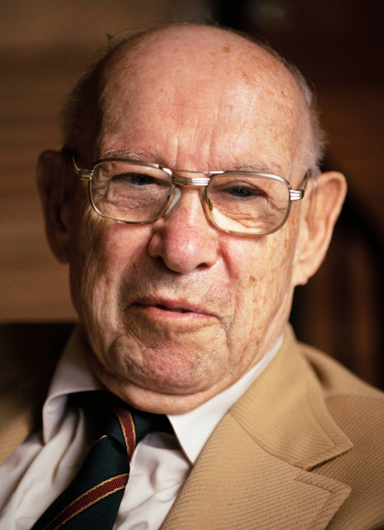 Питер Фердинанд Друкер (19 ноября 1909, Вена — 11 ноября 2005, Клермонт) — американский учёный австрийского происхождения, экономист, публицист, педагог, один из самых влиятельных теоретиков менеджмента XX века.