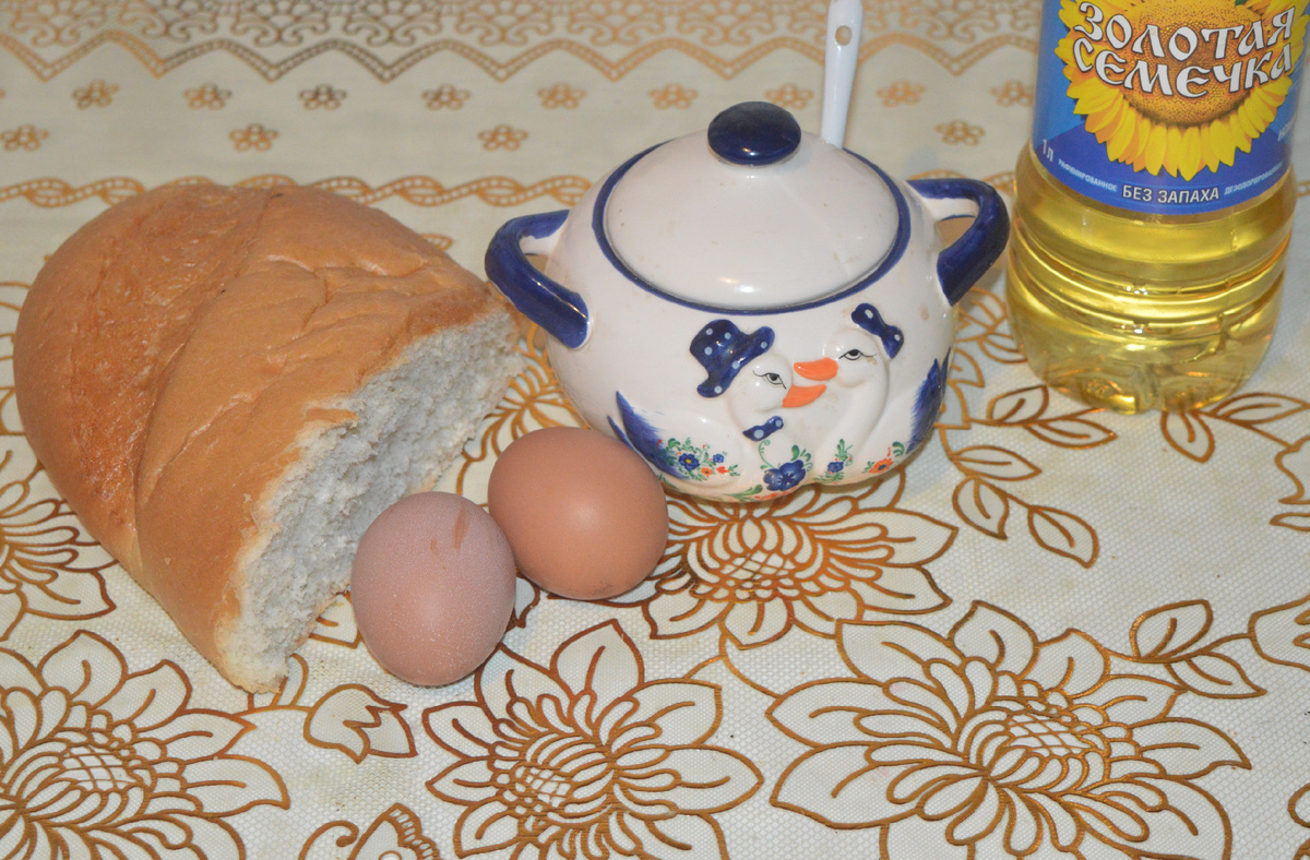 Гренки из батона. Шаг 1. Фото: канал Три рецепта.