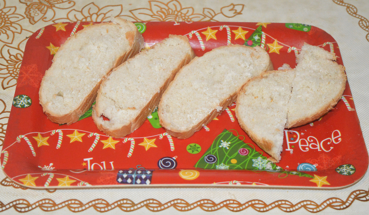 Гренки из батона. Шаг 2. Фото: канал Три рецепта.