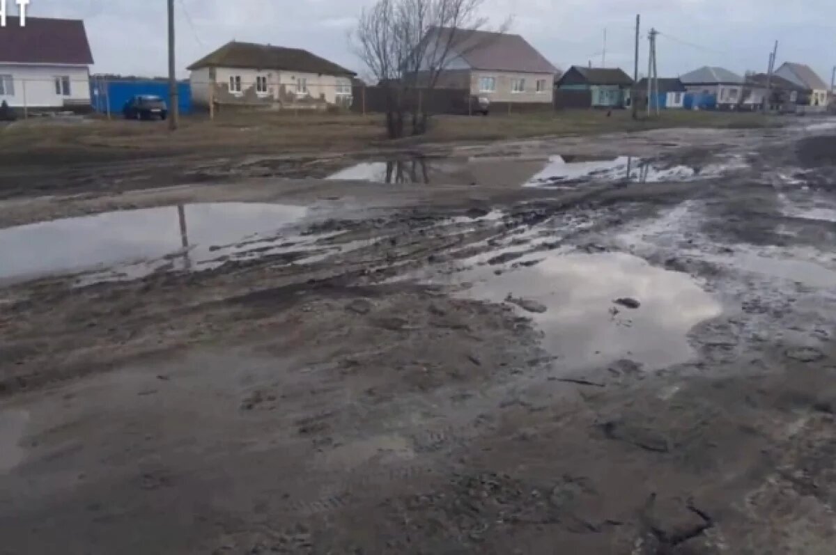    Жители села Воронежской области больше полувека ждут ремонт дороги